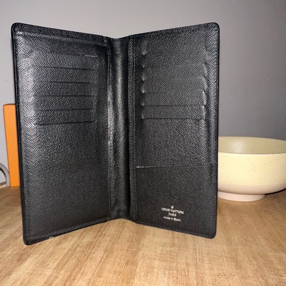 Men’s Louis Vuitton Brazza Wallet - Epi Black - Picture 3 of 6